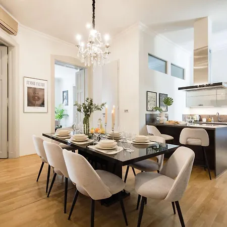 Timeless Elegant By Opera House * Budapeszt