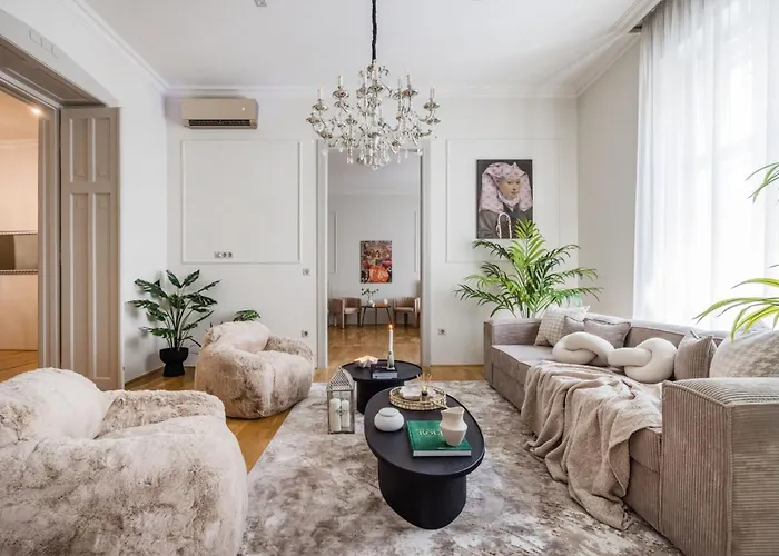 Timeless Elegant By Opera House
