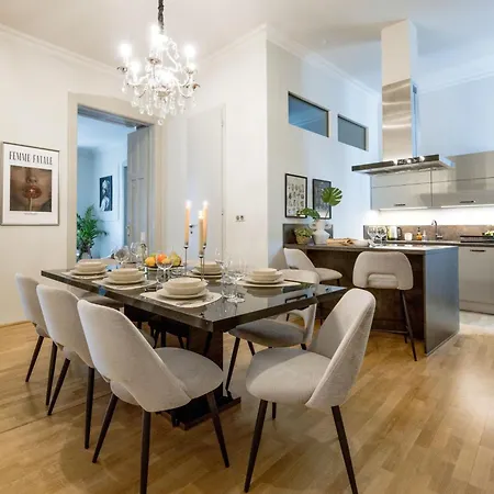 דירה Timeless Elegant By Opera House בודפשט