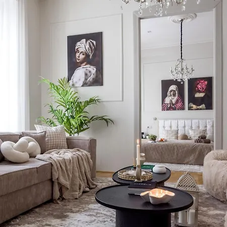 Timeless Elegant By Opera House * בודפשט