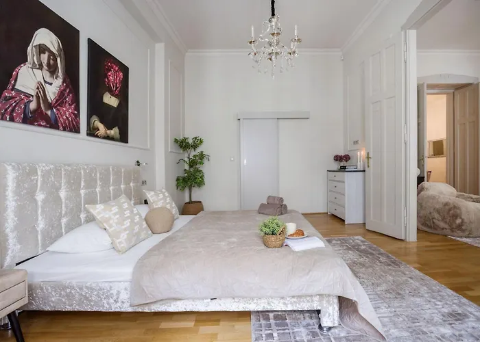 Timeless Elegant By Opera House *